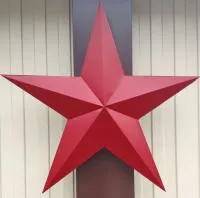 Красная звезда декор на стену в Зиме (518432)