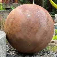 Шар металлический кортен (518919) ∅ 800 мм. Зима