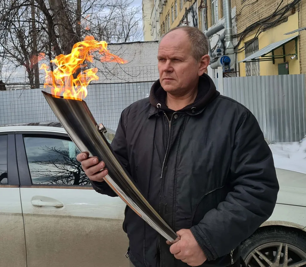 Факелы для эстафеты Олимпийского огня в Зиме Факелы для эстафеты Олимпийского огня в Зиме